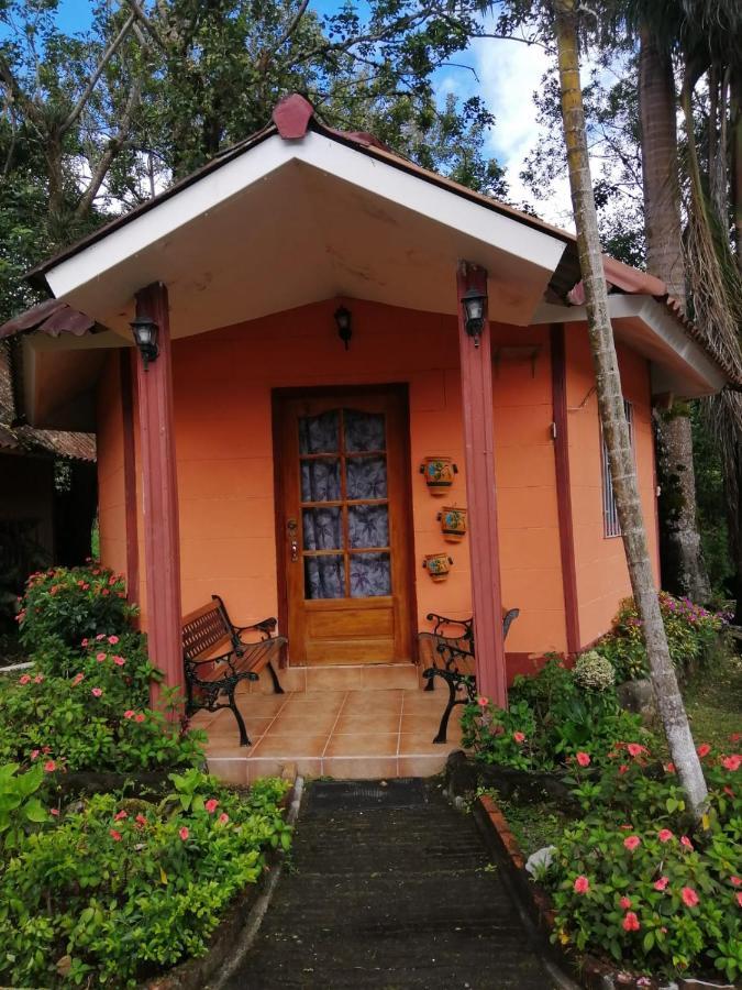 Cabanas Mountain River Lake Inn Nueva California Kültér fotó